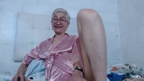 Miss Monserrate online show from January 3, 2:40 pm