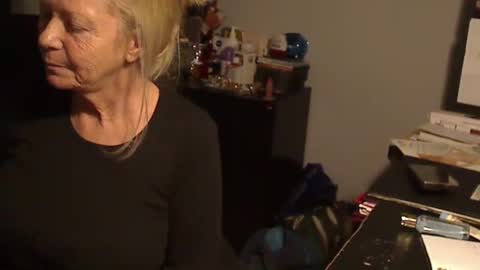 Snapshot of 1xtrahornyone chatting on December 30, 1:58 am Susan online show from December 30, 1:58 am