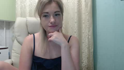 3sweetcandy3 online show from November 8, 12:15 am