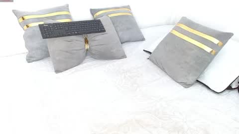 493ashlyfoxx online show from April 18, 2:25 am