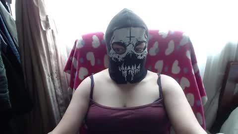 Snapshot of 666maskgirl chatting on October 28, 6:35 pm SHANNON online show from October 28, 6:35 pm