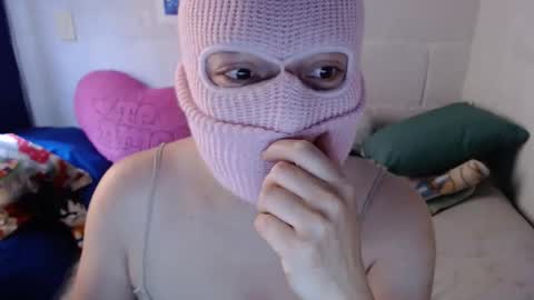 Snapshot of 666maskgirl chatting on January 3, 3:55 pm SHANNON online show from January 3, 3:55 pm