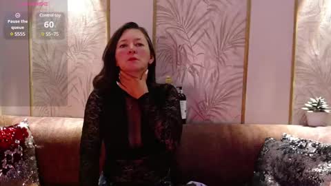Snapshot of _alice_horny_ chatting on December 19, 4:45 am _alice_horny_ online show from December 19, 4:45 am
