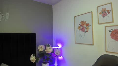  Alice  online show from December 11, 7:46 pm