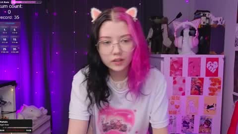 Alice .. online show from April 1, 9:34 pm