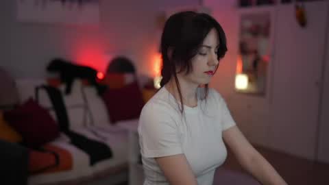 Lili online show from April 4, 8:13 am