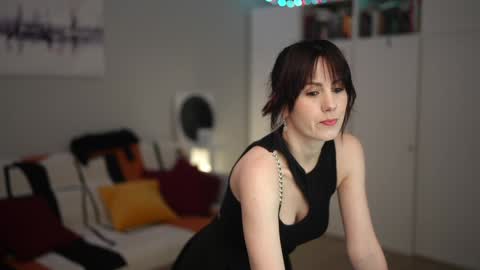 Lili online show from November 4, 11:37 am