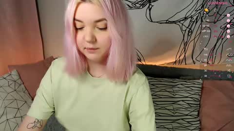 Elizabeth online show from March 4, 9:11 pm