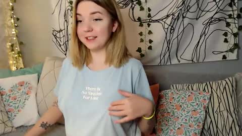 Elizabeth online show from October 13, 8:50 am