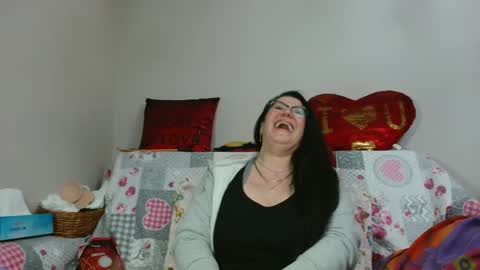 KHALEESI online show from December 17, 5:07 am