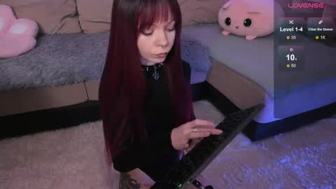 Chloe online show from November 12, 4:16 pm