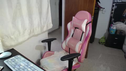 Abbye online show from January 14, 2:32 pm