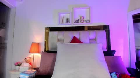 Isabella online show from January 14, 12:10 pm