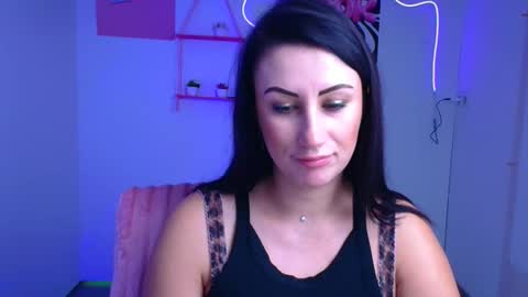 Emma online show from November 28, 2:42 pm