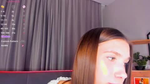 Snapshot of _eva_lee chatting on January 8, 6:41 pm Alice online show from January 8, 6:41 pm