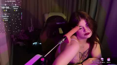 _evalane online show from October 12, 9:12 am