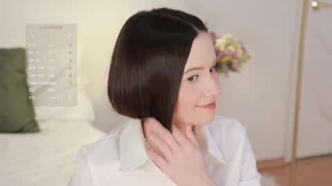 Essie  online show from December 21, 11:24 pm