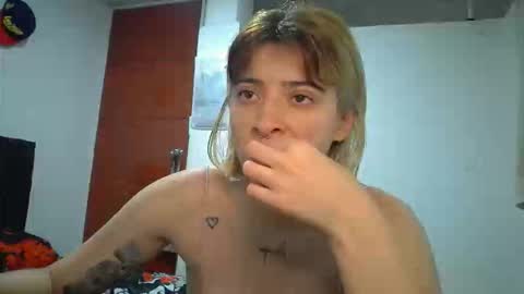 Mia-foster online show from April 15, 1:50 am