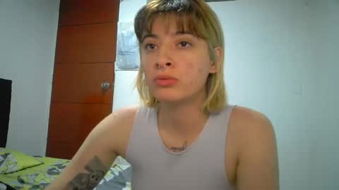 Mia-foster online show from April 28, 2:38 am