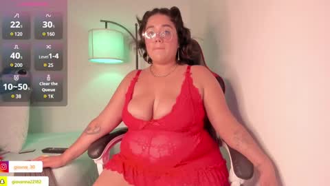 Snapshot of _giovaa_ chatting on January 23, 9:39 pm G I O V A online show from January 23, 9:39 pm