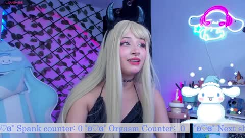 Snapshot of _heavenly_blue_ chatting on December 14, 1:49 am Bluey online show from December 14, 1:49 am