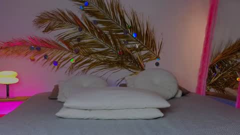 Holly online show from January 27, 6:30 am