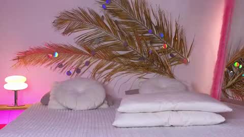 Holly online show from March 2, 6:59 am