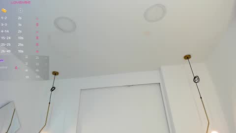 Snapshot of _huge_boobs_ebony chatting on February 23, 7:23 pm Darlis online show from February 23, 7:23 pm
