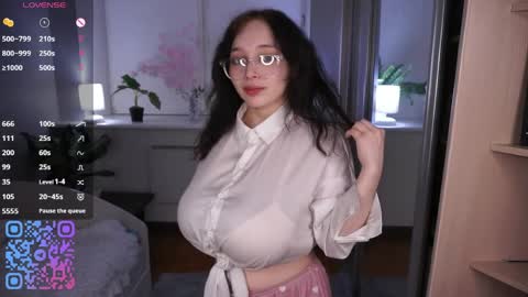 Emily online show from April 8, 5:04 pm