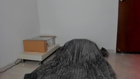 Isabella online show from April 15, 6:03 am