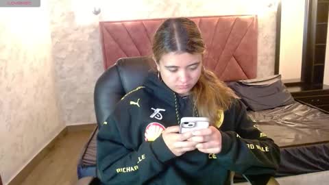 Snapshot of _jeessy chatting on October 12, 5:10 am _jeessy online show from October 12, 5:10 am