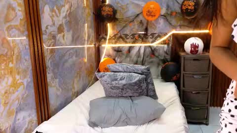 Jesica online show from October 31, 1:07 am