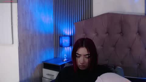 Mia online show from December 18, 6:34 pm