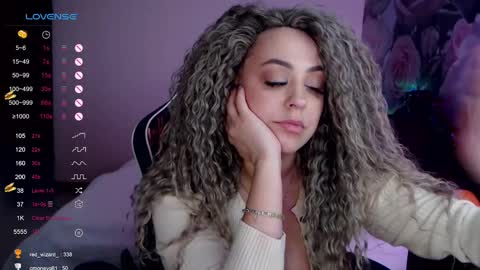 Snapshot of _just_a_queen_3 chatting on January 4, 8:59 pm _just_a_queen_3 online show from January 4, 8:59 pm