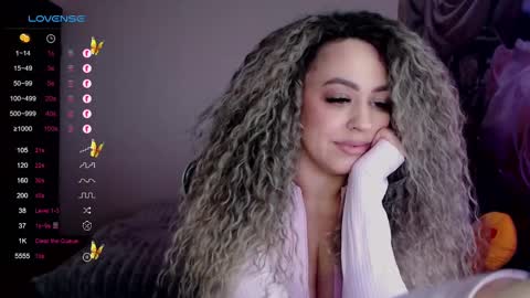 Snapshot of _just_a_queen_3 chatting on February 24, 6:15 pm _just_a_queen_3 online show from February 24, 6:15 pm