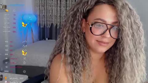 _just_a_queen_3 online show from November 4, 11:48 am