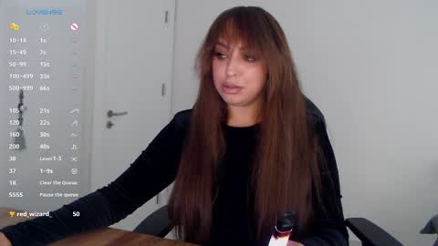 _just_a_queen_3 online show from April 13, 4:41 pm