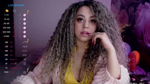 Snapshot of _just_a_queen_3 chatting on February 15, 9:16 am _just_a_queen_3 online show from February 15, 9:16 am