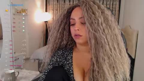 Snapshot of _just_a_queen_3 chatting on September 13, 4:26 pm _just_a_queen_3 online show from September 13, 4:26 pm