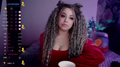 Snapshot of _just_a_queen_3 chatting on January 31, 7:40 pm _just_a_queen_3 online show from January 31, 7:40 pm
