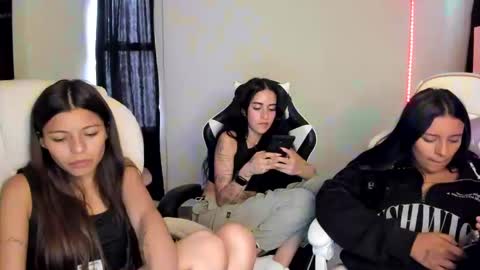 Snapshot of _khloe_sweet chatting on February 17, 8:38 pm khloe sweet online show from February 17, 8:38 pm