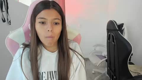 Snapshot of _khloe_sweet chatting on October 8, 5:50 pm khloe sweet online show from October 8, 5:50 pm