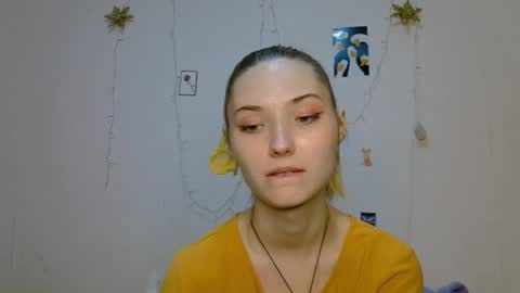 _kikiclark_ online show from September 10, 8:31 pm