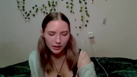 _kikiclark_ online show from October 26, 9:21 pm