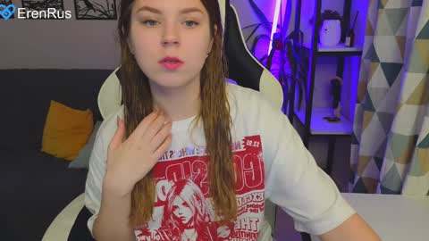 Snapshot of _kirieshka chatting on December 8, 2:19 pm Molly online show from December 8, 2:19 pm