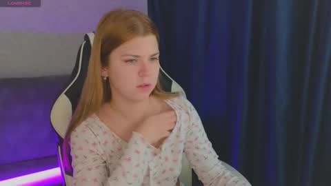 Snapshot of _kirieshka chatting on October 19, 9:22 am Molly online show from October 19, 9:22 am