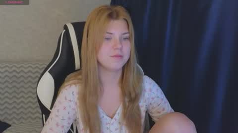 Snapshot of _kirieshka chatting on September 26, 5:10 pm Molly online show from September 26, 5:10 pm