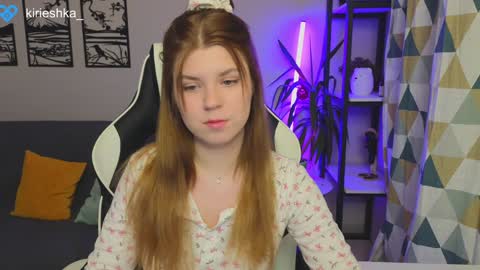 Snapshot of _kirieshka chatting on December 6, 1:55 pm Molly online show from December 6, 1:55 pm