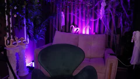   online show from October 28, 11:09 pm