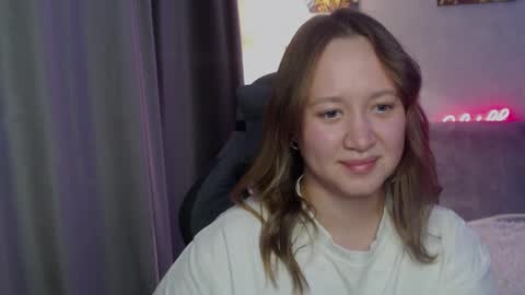 Snapshot of _lalune_ chatting on September 24, 1:21 pm _lalune_ online show from September 24, 1:21 pm